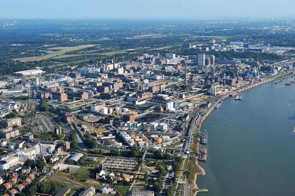LANXESS: Digitalisiert weltweiten Anlagenpark - WAiSCH