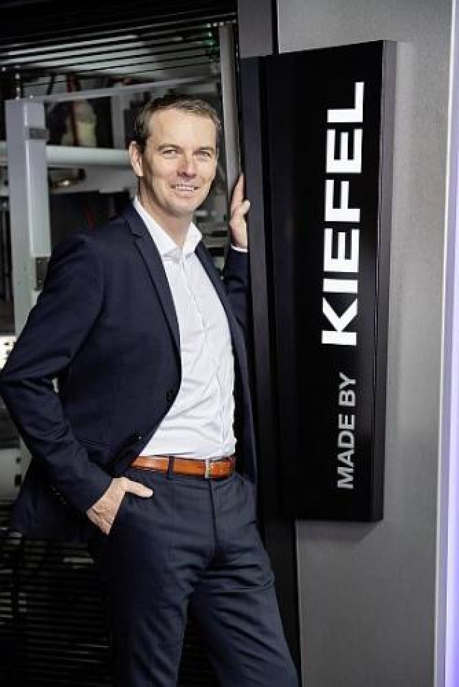 Kiefel: Verstärkt die Geschäftsführung - WAiSCH