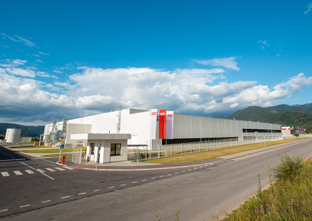Franke eröffnet hochmodernes Produktionswerk für farbige Kunststoffspülen - WAiSCH