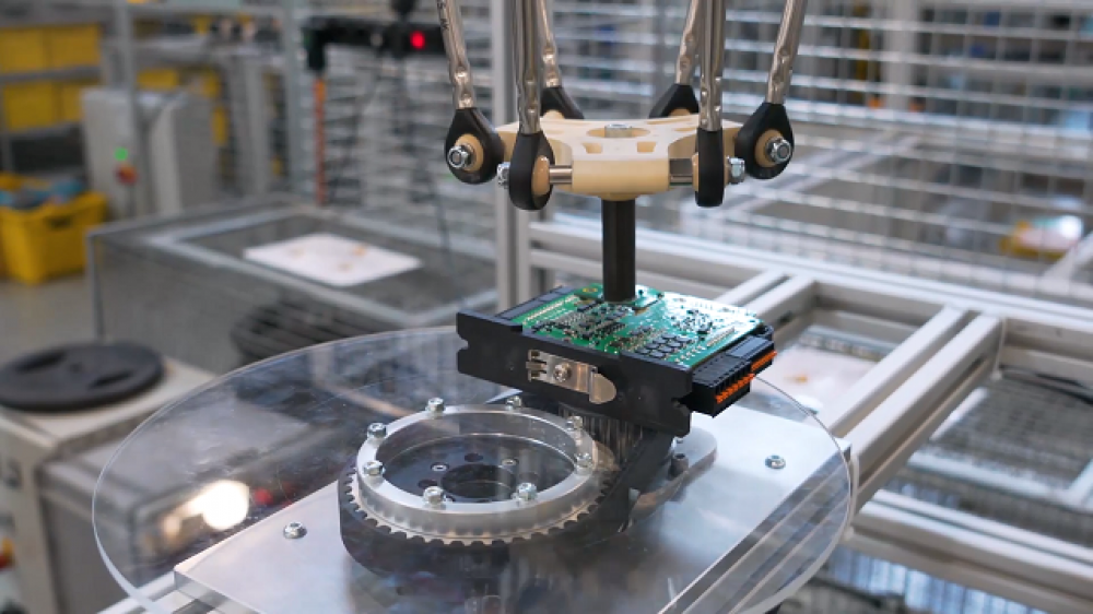 Günstiger und leichter Baukasten für Delta-Roboter - WAiSCH