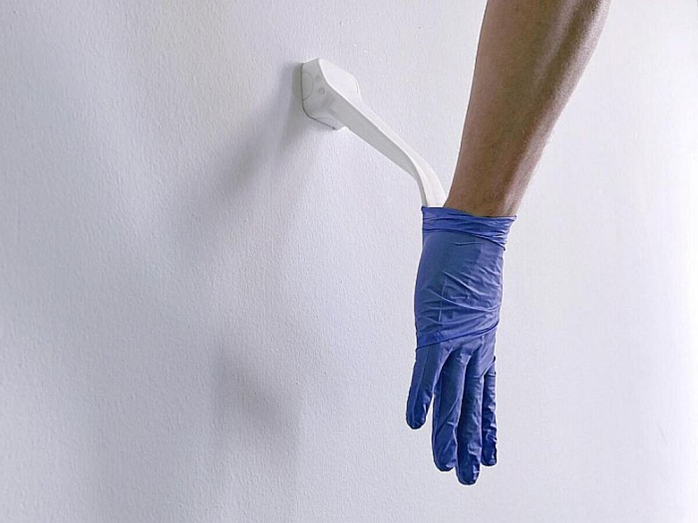 Rapid Manufacturing AG: 3D-Druck fördert Hygiene in Krisenzeiten: der erste Handschuhabstreifer der Welt - WAiSCH