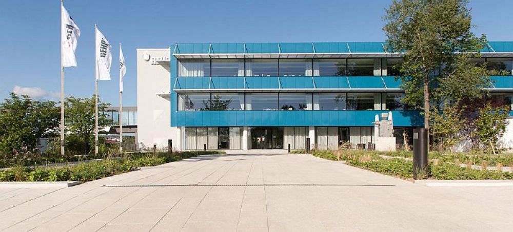 REHAU: Richtet Industrie-Sparte und Finanz-Bereich neu aus - WAiSCH